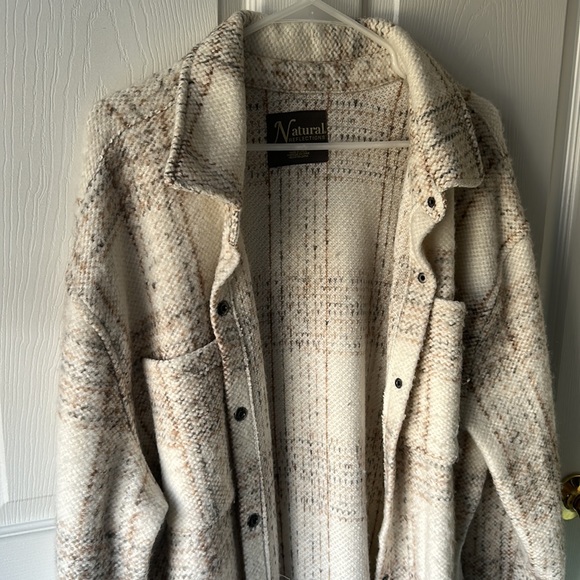 Shacket - Picture 2 of 3